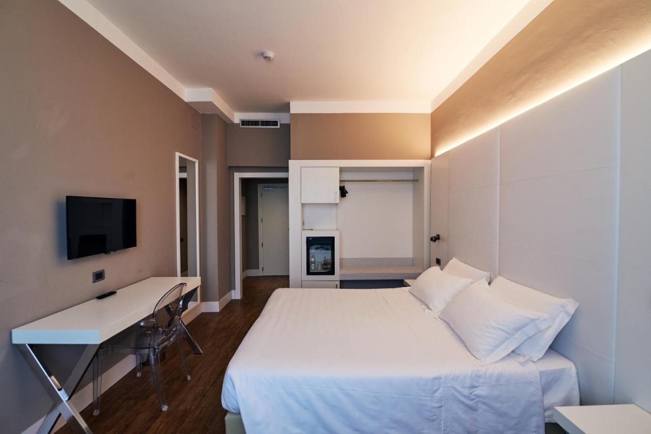 Hotel Poledrini Фолиньо Экстерьер фото